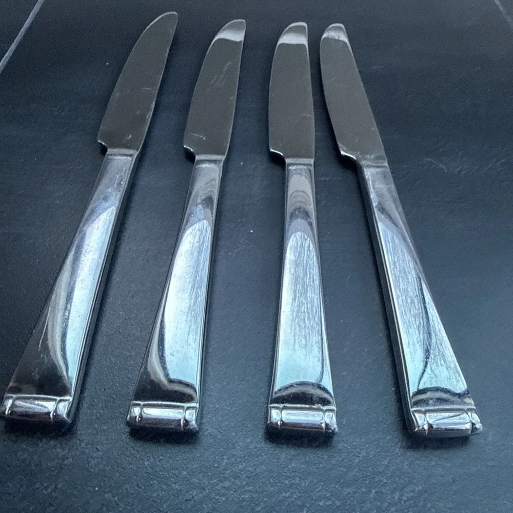 R&B Everyday Reed & Barton Gatehouse-lot of 4 Butter Knives - LAST ONES! Rare!